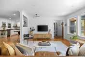 Bayside Bungalow: West Bay Views Minutes to TC