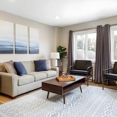 Large Apt | Downtown | AC | Beach | Shops | Walk |