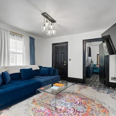 Vintage Vibes Duplex | Downtown | Beach | AC |
