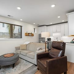 Cozy Capri Condo · Cozy Capri Condo: Charming 1BR 1BA Downtown!