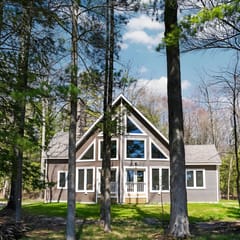Whispering Pines Cottage on Bass Lake