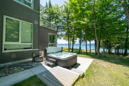 Old Mission Peninsula Luxury on West Bay