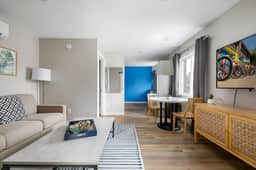 Downtown Newly Remodeled Apartment | AC | Beach |
