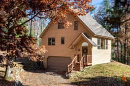 Holiday Hills Escape | Fire Pit | AC | Mt. Holiday