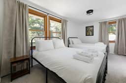 Serene Torch Lake Getaway