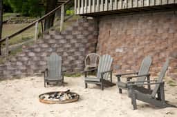 Rennie Lake Hideaway Home