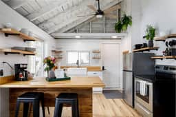 Bryan Lake Waterside Retreat
