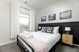Trailside45 Modern Getaway –  Traverse City