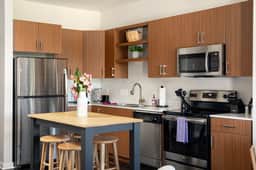 Trailside45 Modern Getaway –  Traverse City