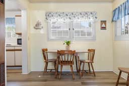 #04 Sandbar Cottage · Sandbar Cottage 4