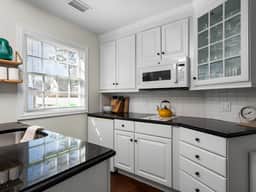 Urban Stay By The Bay: Downtown Pet-Friendly Home - Image 4