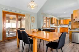 The M22 House - Panoramic Views of West Bay!