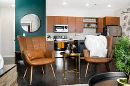 Emerald Oasis · Emerald Oasis: Centrally Located