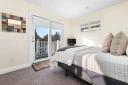 Bay Park 32: Downtown Condo!