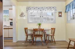 #04 Sandbar Cottage · Sandbar Cottage 4