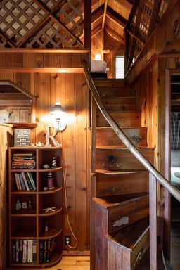 CRO's Terrapin Station Lakeside Cottage - Image 5