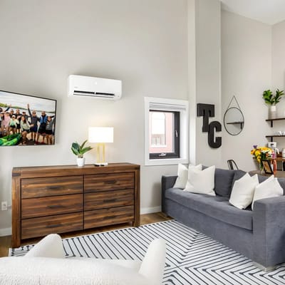 Modern & Cozy Studio | Walk to Downtown & Beach