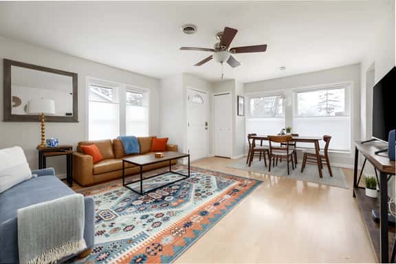 Bay Breeze Getaway - Image 1