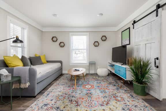 Contemporary Mid-Century Style | Downtown | AC | - Image 1