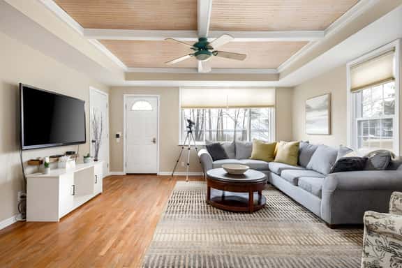 M22 Shores | Beach | Pet-friendly | Waterfront | Large Groups - Image 1