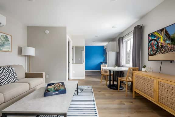 Downtown Newly Remodeled Apartment | AC | Beach | - Image 1