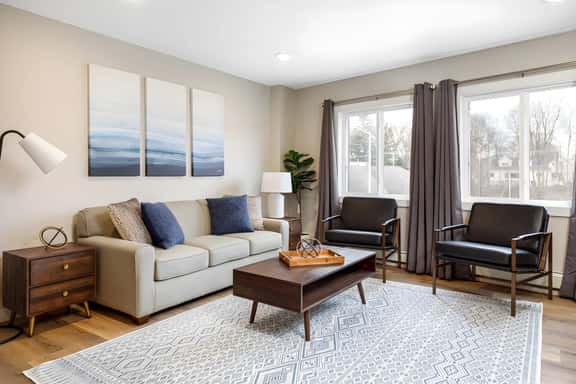 Large Apt | Downtown | AC | Beach | Shops | Walk | - Image 1