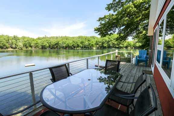Bryan Lake Waterside Retreat - Image 1
