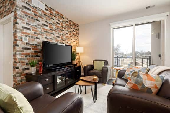 Trailside Charm - Image 1