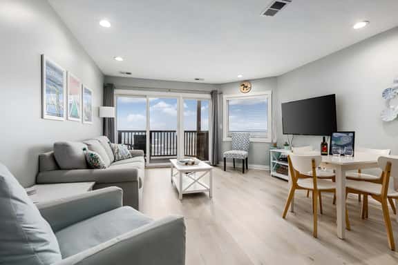 Bayfront Bliss at the Beaches - Image 1