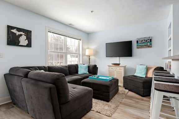 Downtown Oasis by the Bay - Image 1