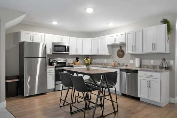 TC Parkside H · TC Parkside H: Charming 2BR Retreat - Image 1