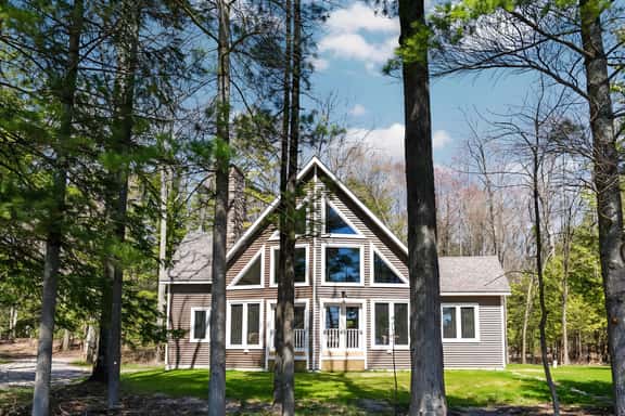 Whispering Pines Cottage on Bass Lake - Image 1