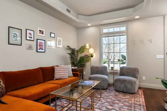 Urban Stay By The Bay: Downtown Pet-Friendly Home - Image 1