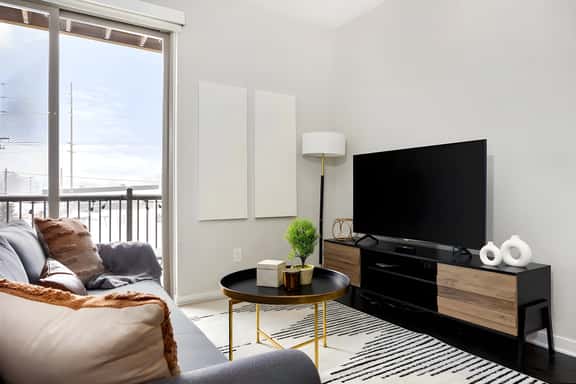 Emerald Oasis · Emerald Oasis: Centrally Located - Image 1