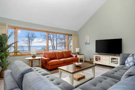 The M22 House - Panoramic Views of West Bay! - Image 1