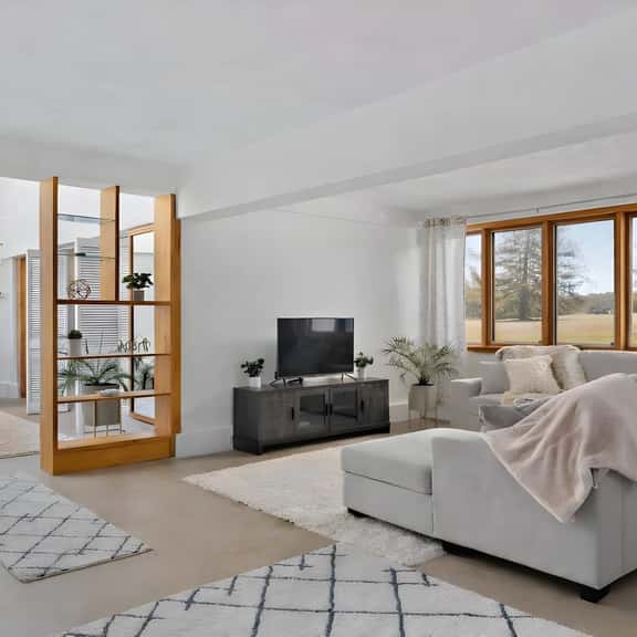 White Stone House: Pet-Friendly Home on 10 acres! - Image 1