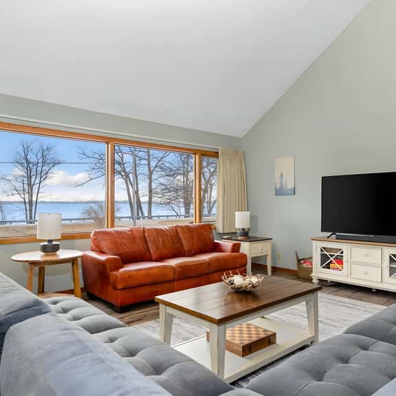 The M22 House - Panoramic Views of West Bay! - Image 1