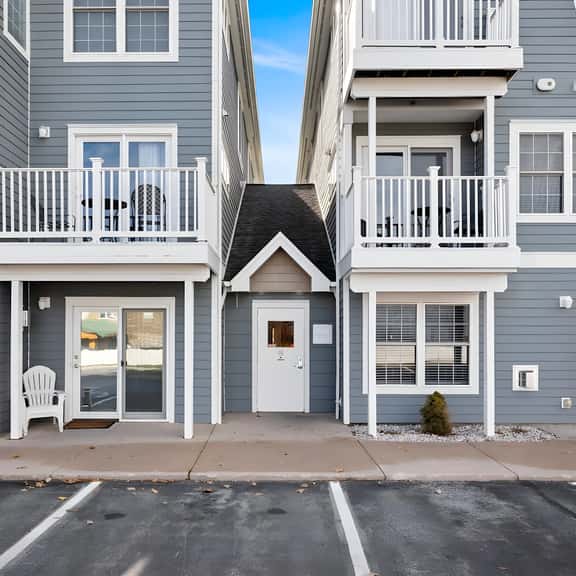 Bay Park 32: Downtown Condo! - Image 1