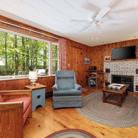 CRO's Terrapin Station Roadside | Big Glen Lake Access | Dock | - Image 1