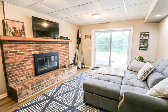 Bryan Lake Waterside Retreat
