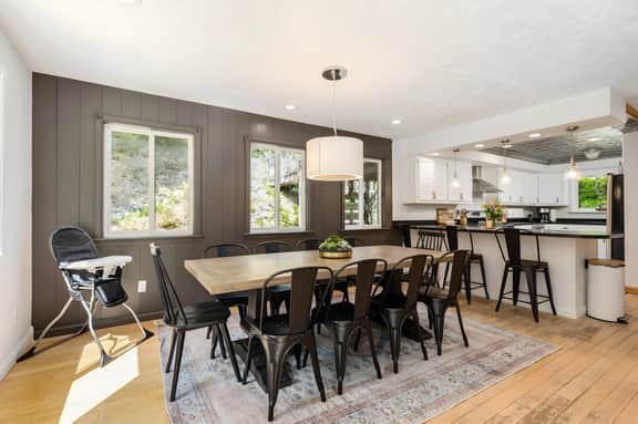 Vineyard Haven | AC | Jacuzzi | Sauna | Private |
