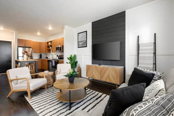 Trailside45 Modern Getaway –  Traverse City