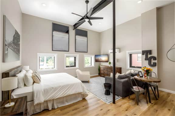 Modern & Cozy Studio | Walk to Downtown & Beach