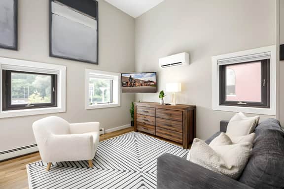 Modern & Cozy Studio | Walk to Downtown & Beach