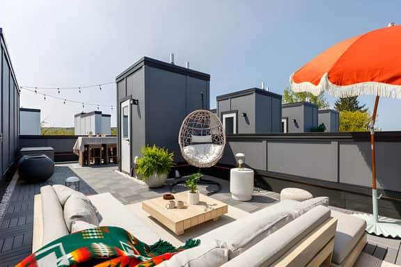 Loft on Gillis | AC | Downtown | Beach | Rooftop