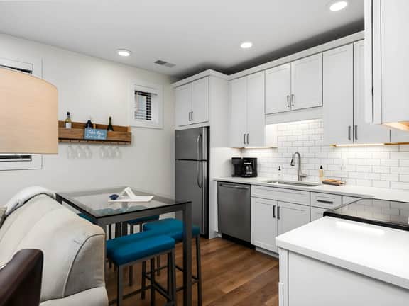Cozy Capri Condo · Cozy Capri Condo: Charming 1BR 1BA Downtown!