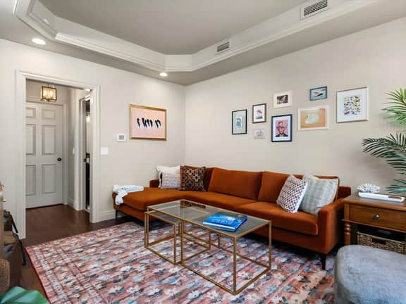 Urban Stay By The Bay: Downtown Pet-Friendly Home