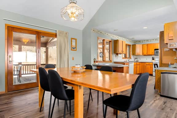 The M22 House - Panoramic Views of West Bay!