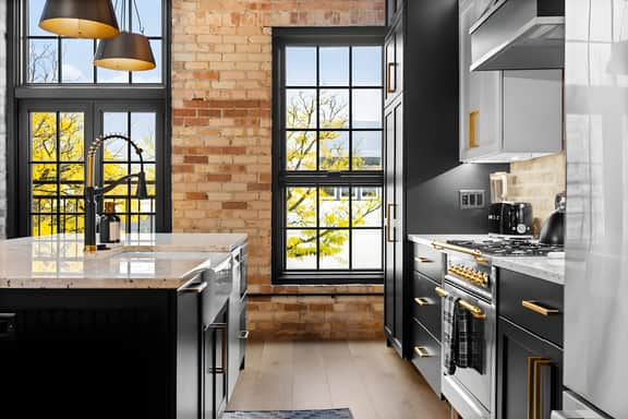 Luxury TC Loft: Historic Condo!