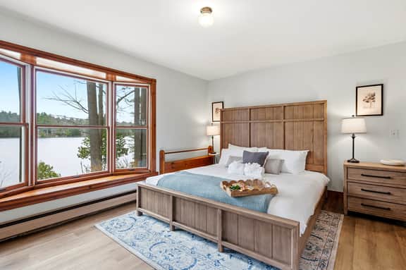Northlight Lodge | Dual-Lake Sanctuary